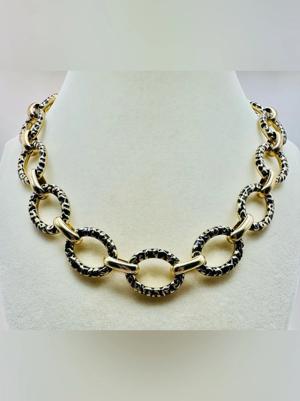 Ann Taylor Gold Tone Chain Link Necklace with Black Textured Oval Rings NWT